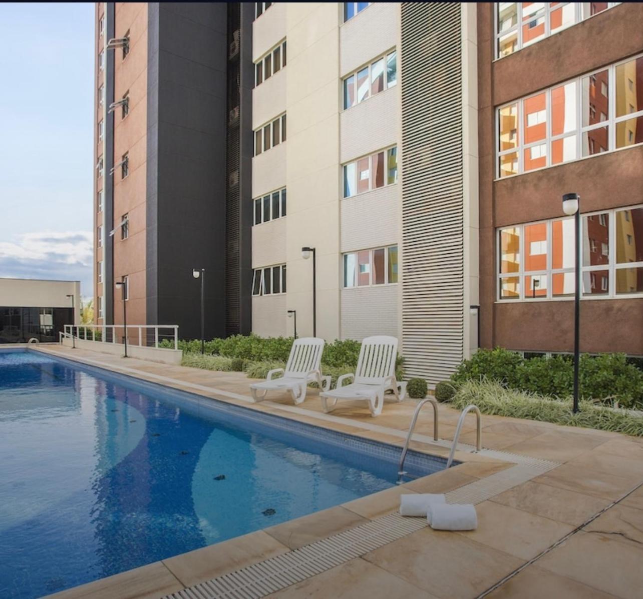 باورو Suite Premium - Metropolitan Square Hotel المظهر الخارجي الصورة